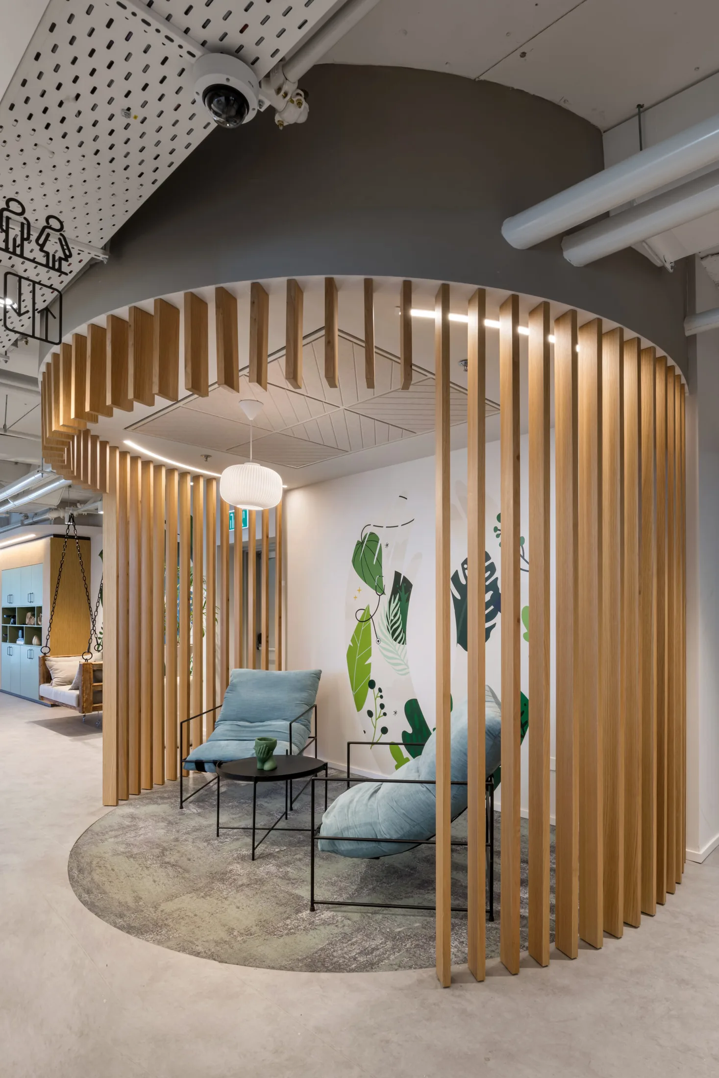 Informal meeting area at Assuta management offices
