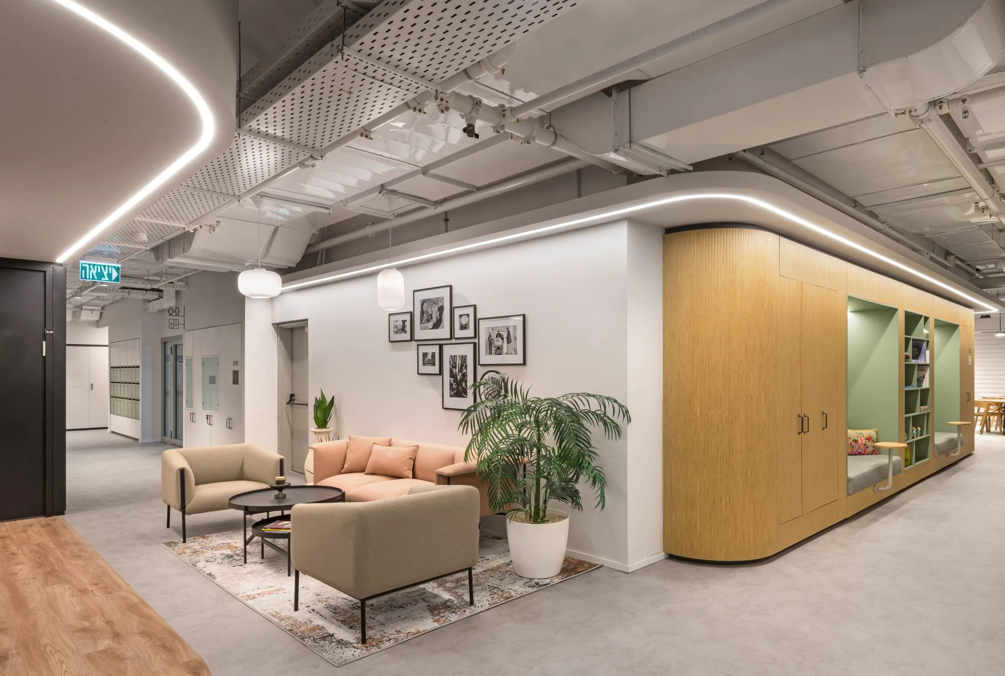 Workspace at Assuta management offices