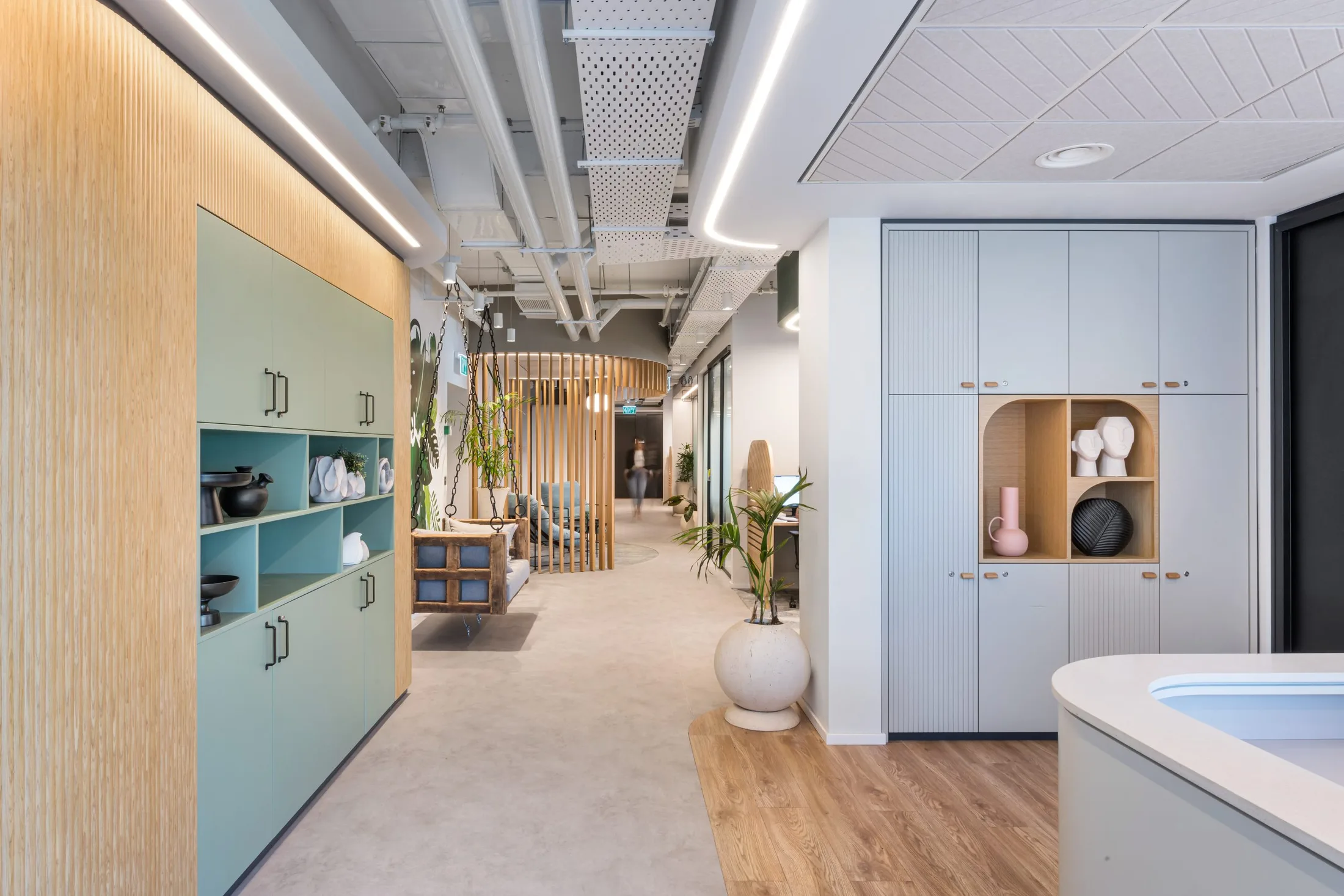 Corridor and circulation area at Assuta offices