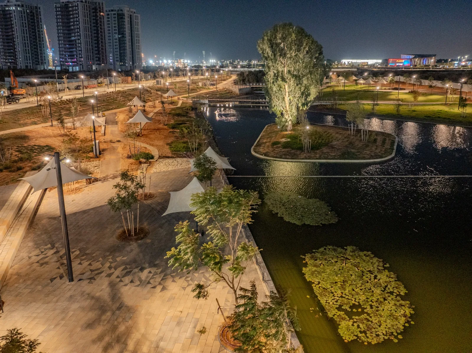 Complex 1000 Rishon LeZion — landscape and public realm lighting 1