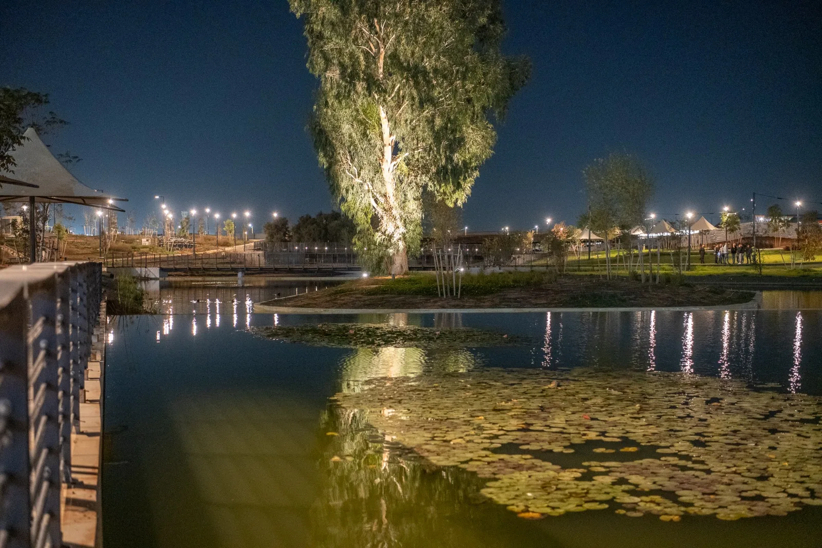 Complex 1000 Rishon LeZion — landscape and public realm lighting 14