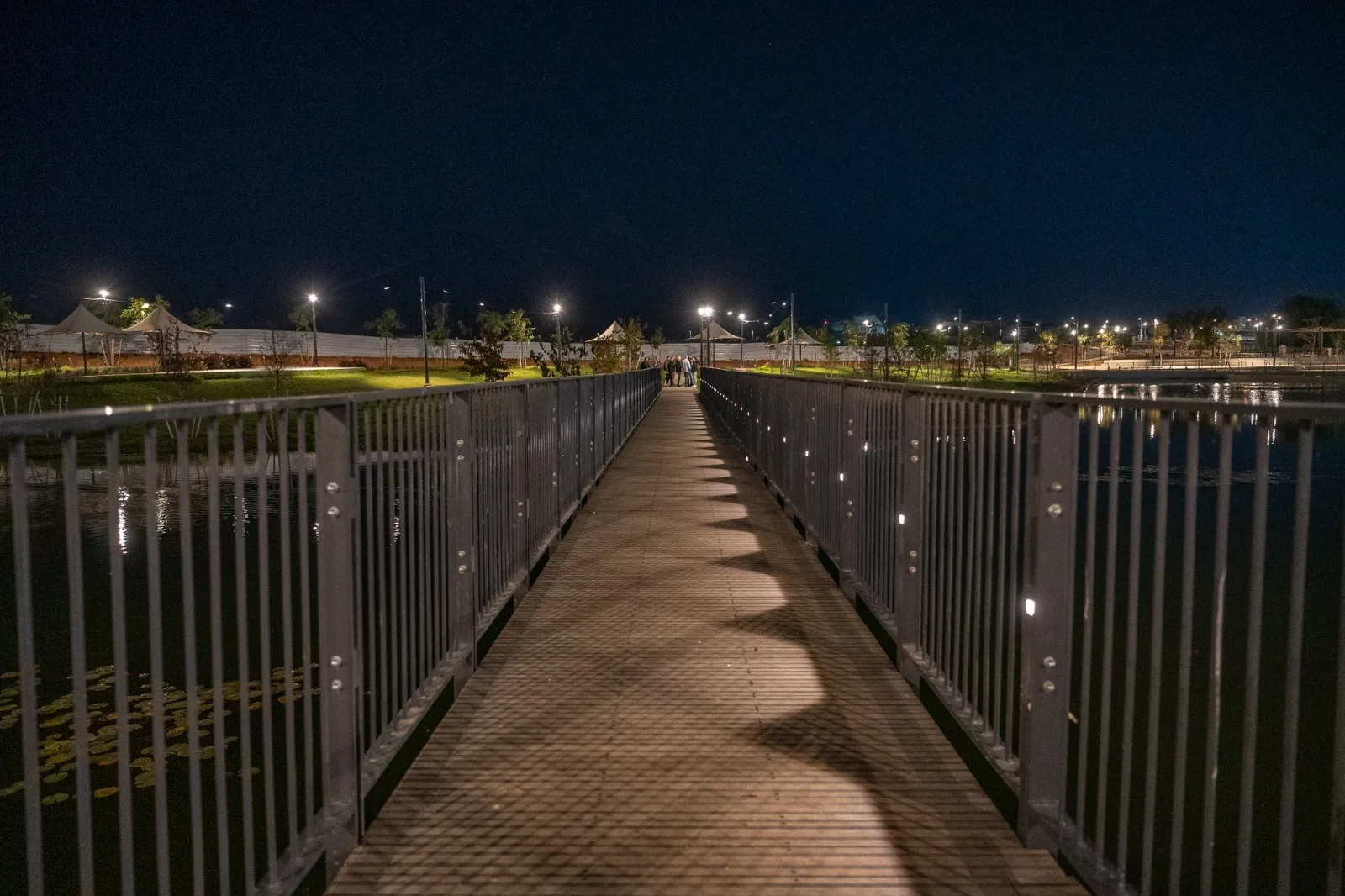 Complex 1000 Rishon LeZion — landscape and public realm lighting 15