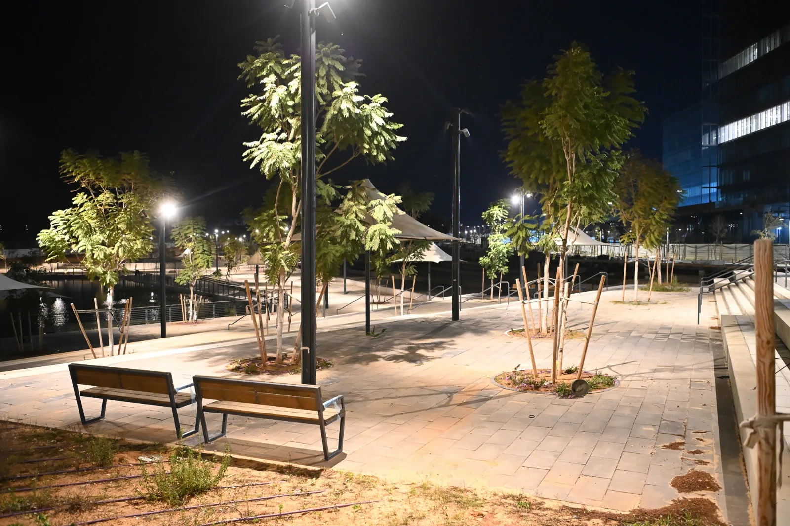 Complex 1000 Rishon LeZion — landscape and public realm lighting 16