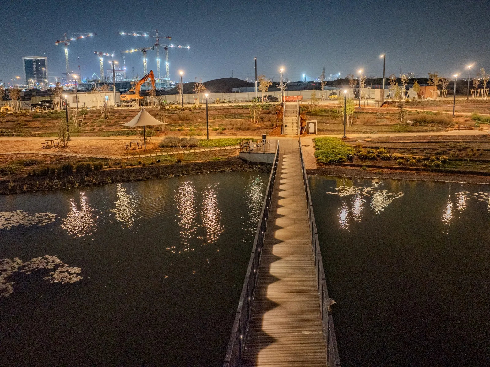Complex 1000 Rishon LeZion — landscape and public realm lighting 2