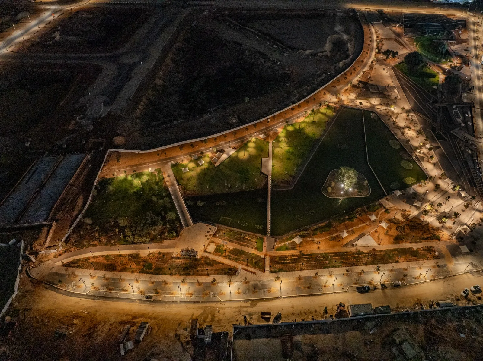 Complex 1000 Rishon LeZion — landscape and public realm lighting 3