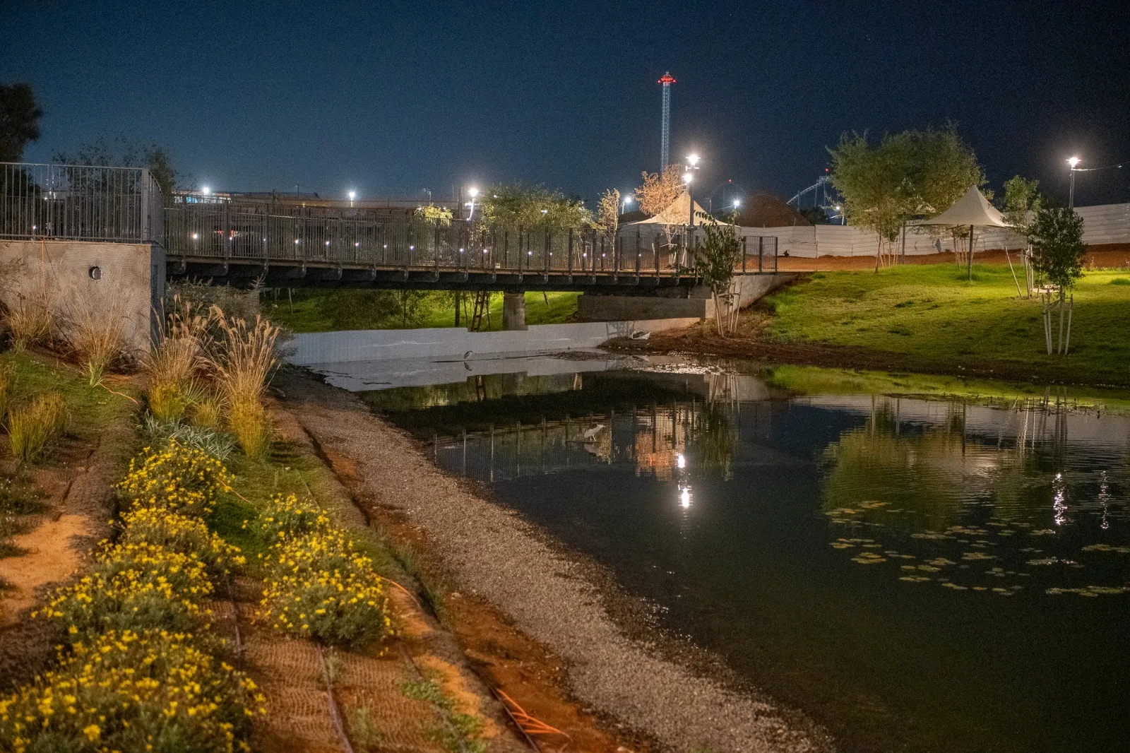 Complex 1000 Rishon LeZion — landscape and public realm lighting 7