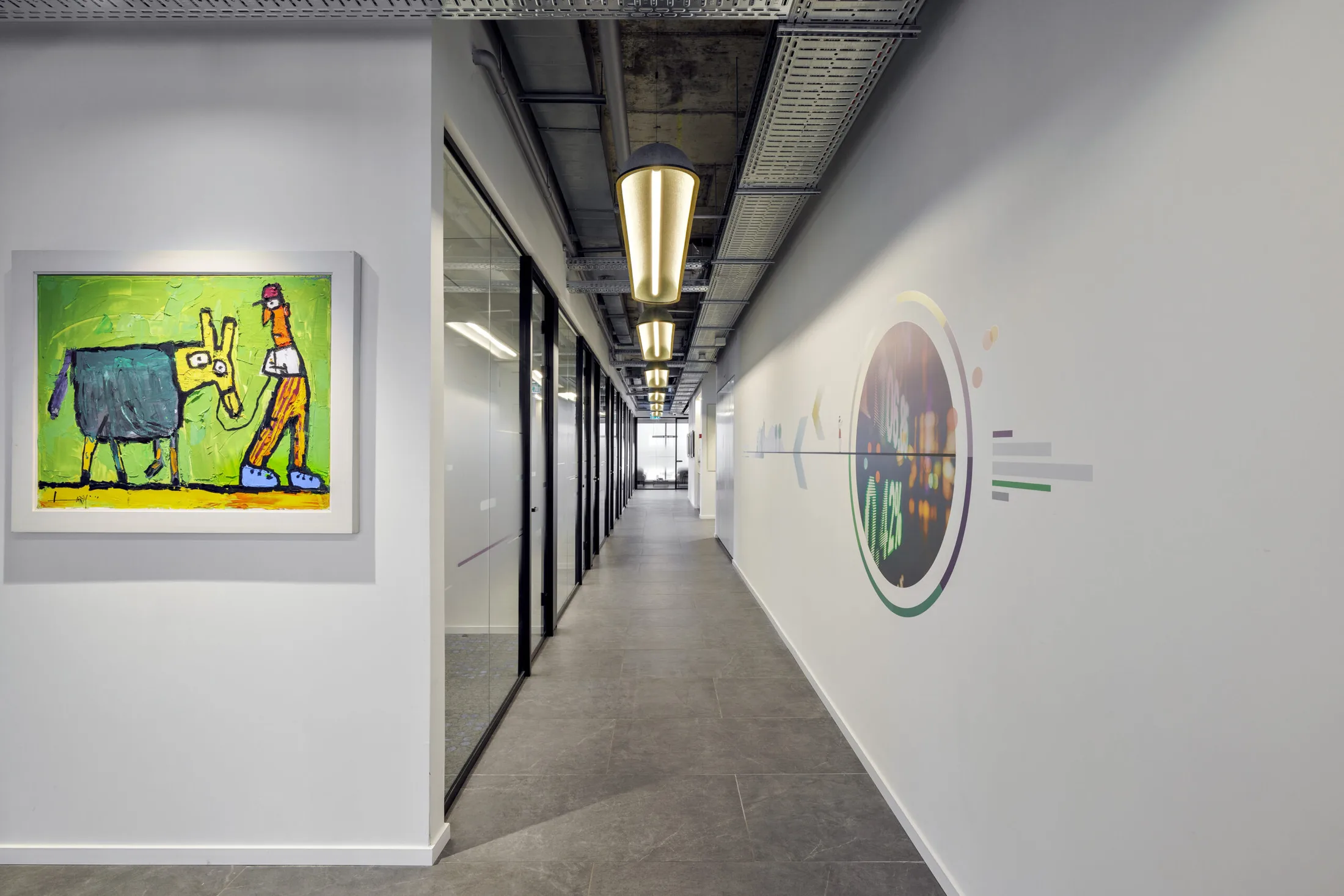 Corridor and circulation at Meitav offices